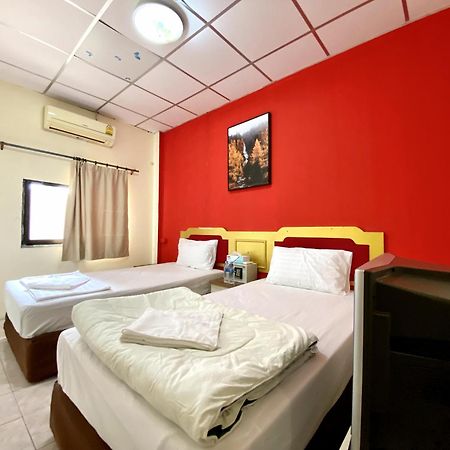 Patong Adventure Hostel Ngoại thất bức ảnh