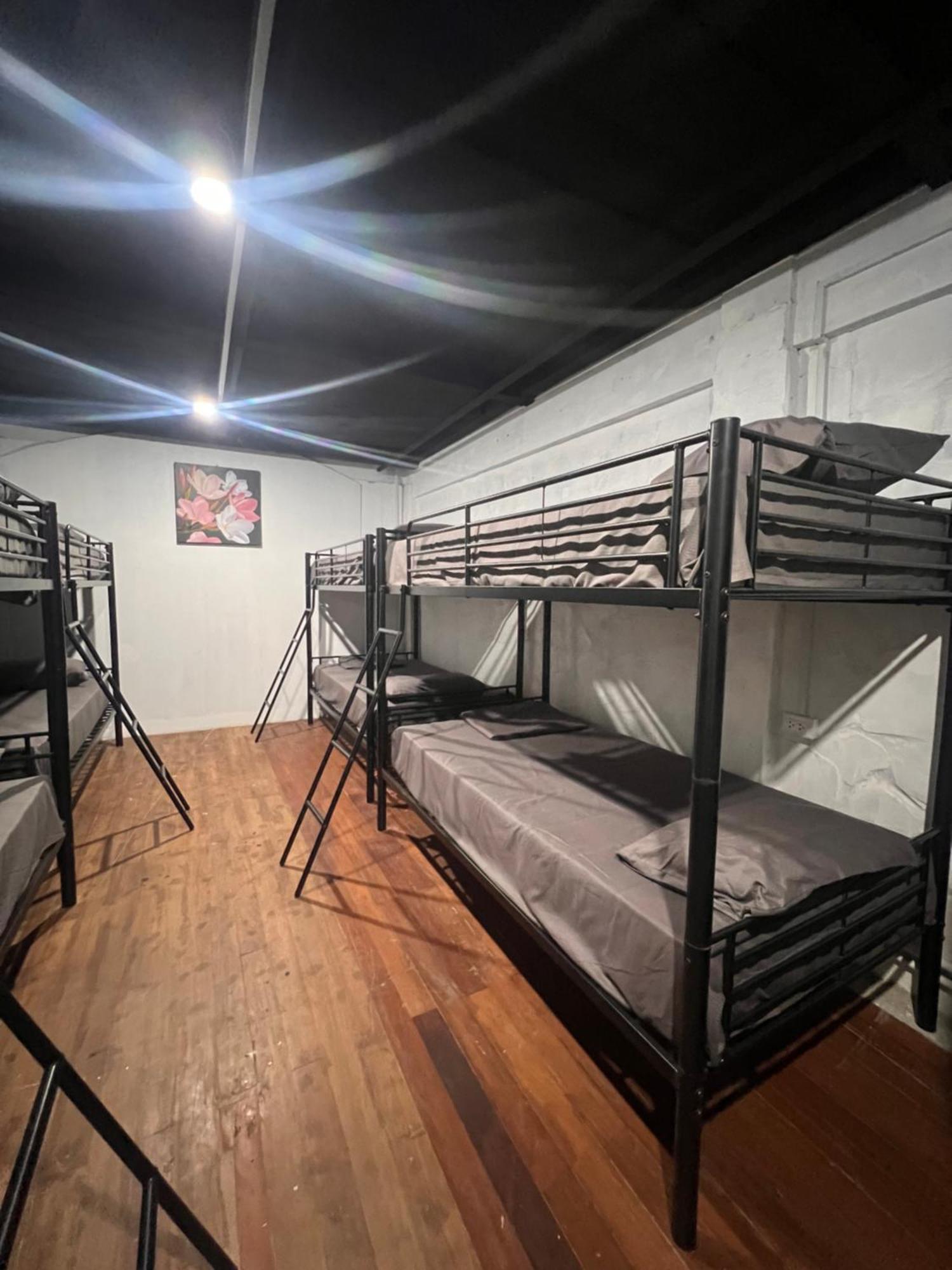 Patong Adventure Hostel Ngoại thất bức ảnh
