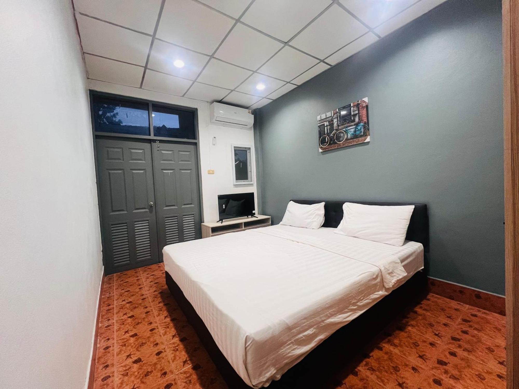 Patong Adventure Hostel Ngoại thất bức ảnh
