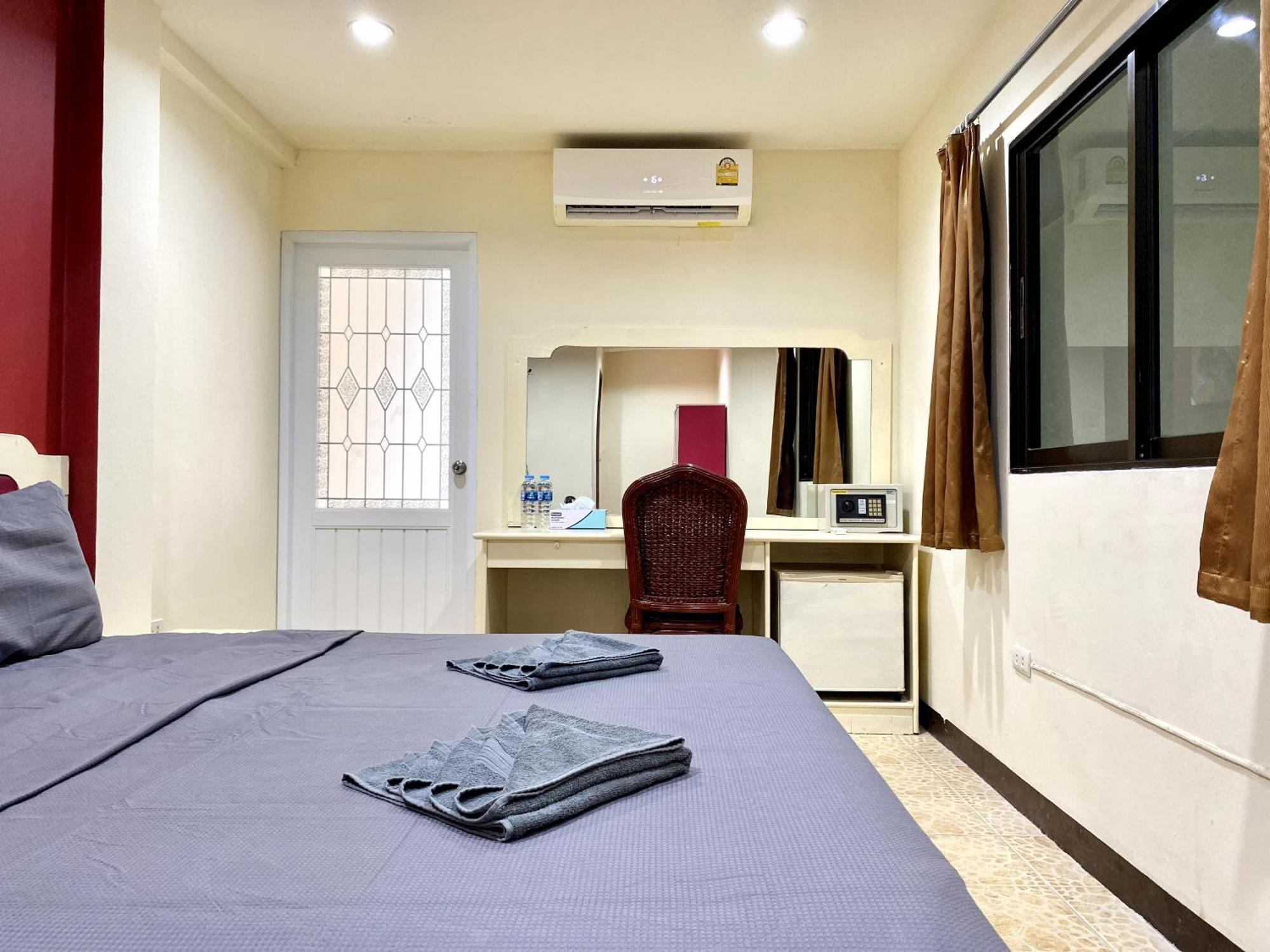 Patong Adventure Hostel Ngoại thất bức ảnh